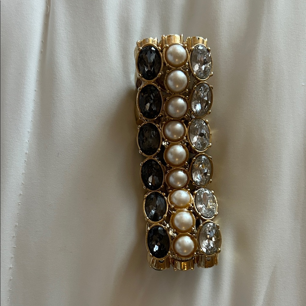 Ann Taylor Gold Bracelet with Pearls and Crystals